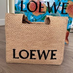 Medium LOEWE Font tote in Raffia